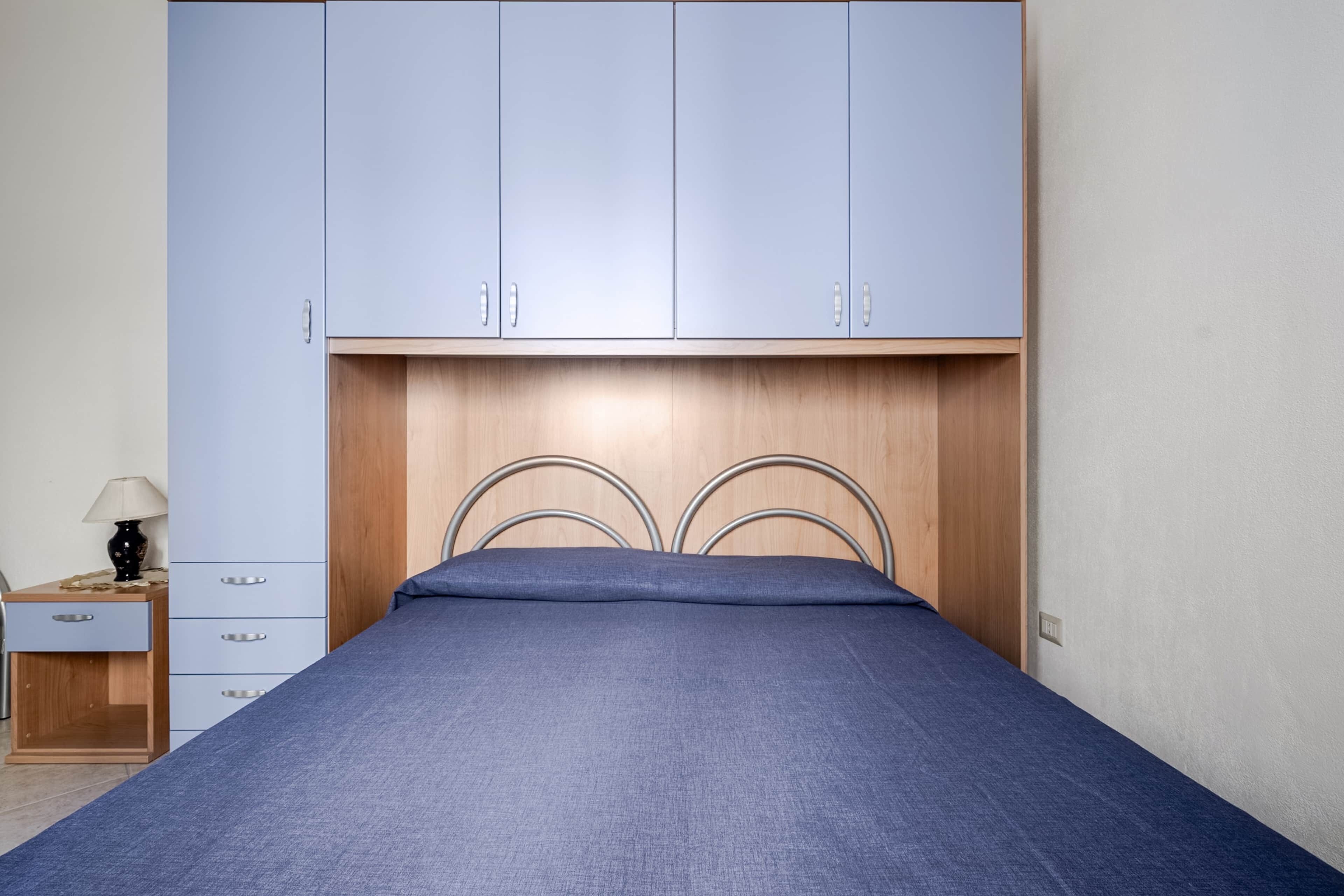 Iron/ironing board, WiFi (free), bed sheets