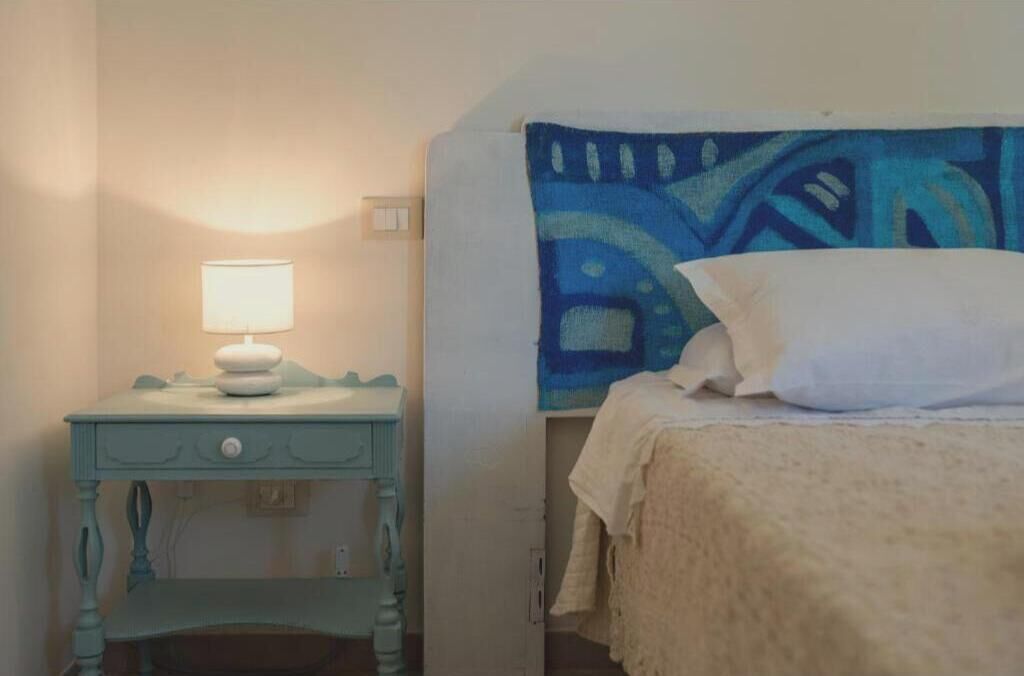 5 bedrooms, desk, iron/ironing board, WiFi (free)