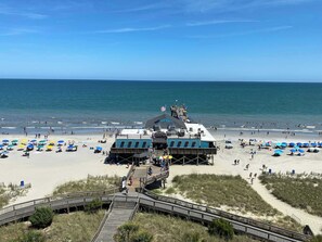 On the beach - Oceanfront Pierfection by Casanita - Lux Suite (Myrtle Beach)