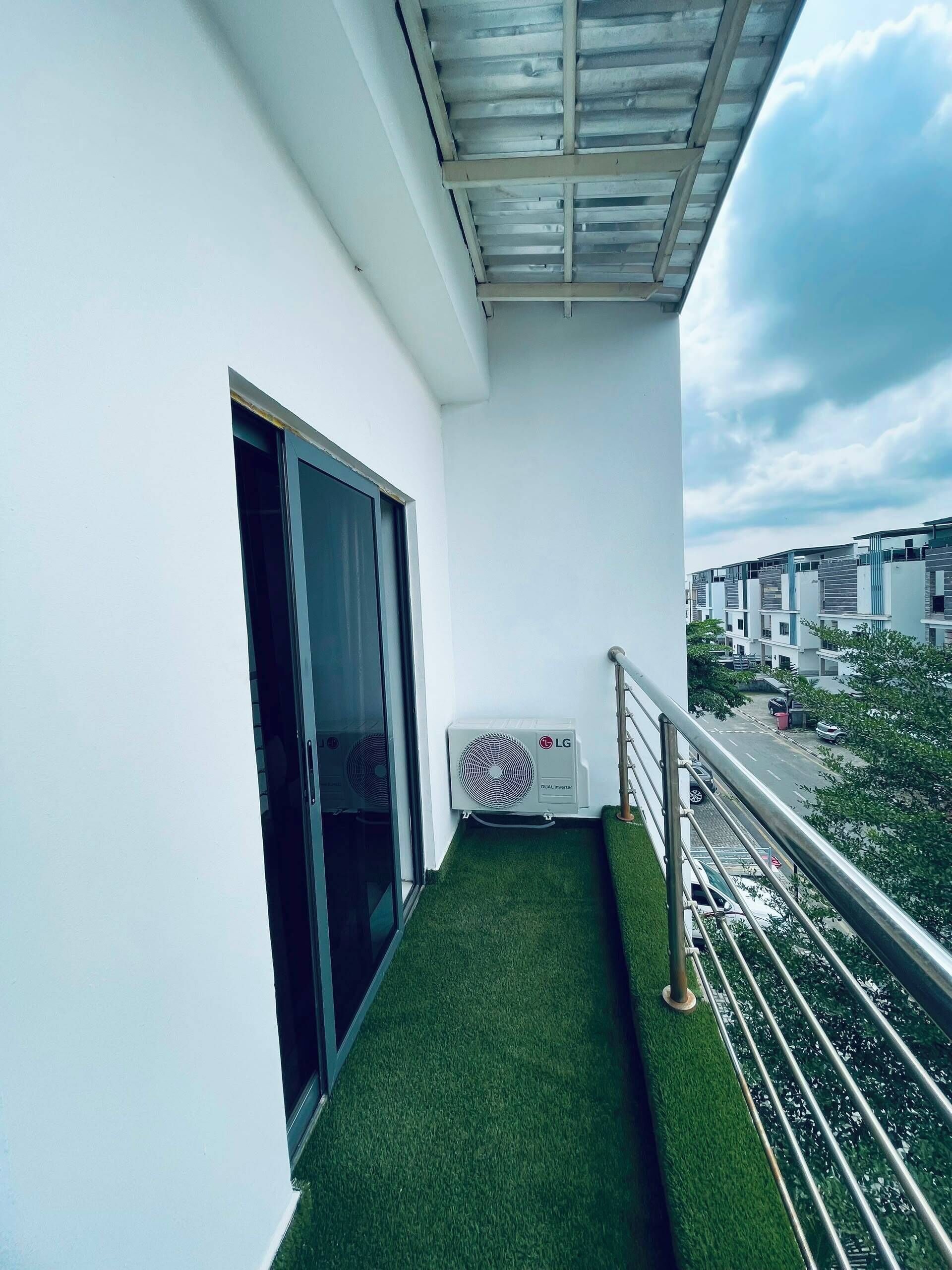 Apartamento, balcón, vistas al patio | Jardines del alojamiento