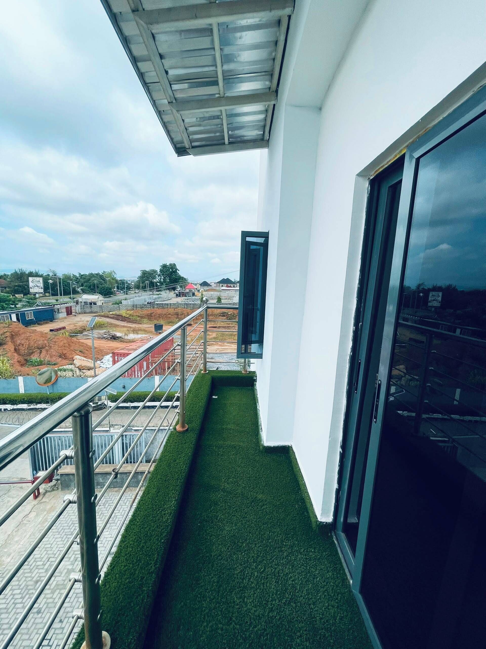 Apartamento, balcón, vistas al patio | Detalle del exterior