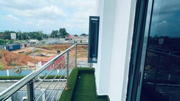 Căn hộ, ban công, quang cảnh sân vườn | Chi tiết ngoại thất