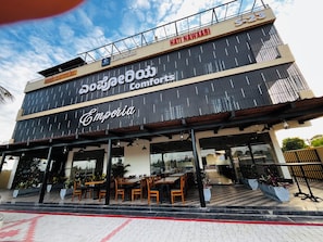 Outdoor dining - EMPORIA COMFORTS  (Devanahalli)