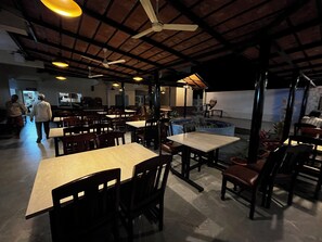 Dining - EMPORIA COMFORTS  (Boodihal)