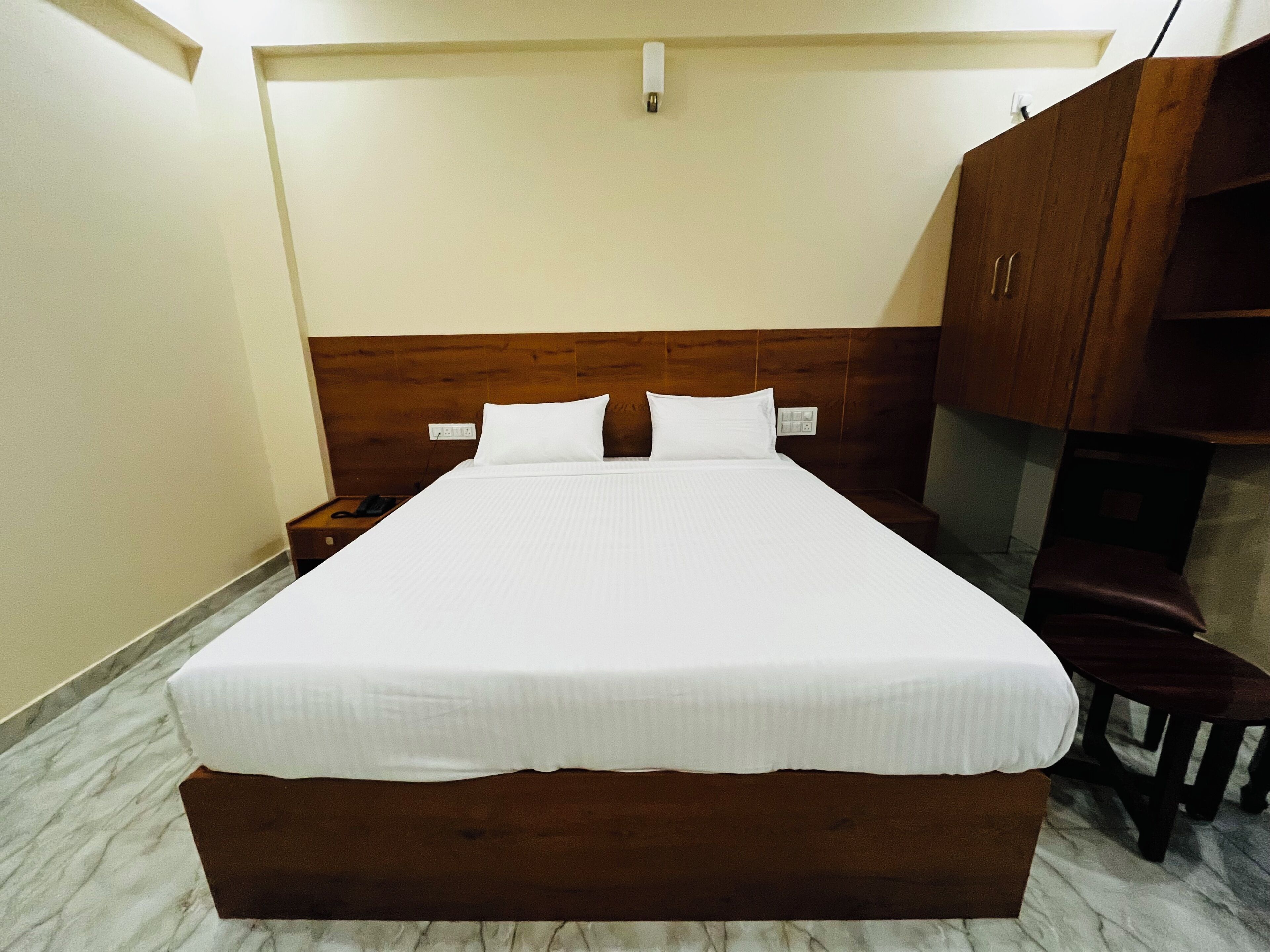 Standard Double Room | Desk, laptop workspace, free WiFi