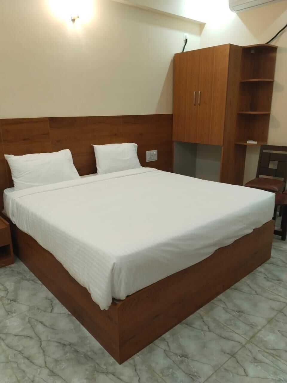 Habitación estándar doble | Ropa de cama de alta calidad, minibar, escritorio