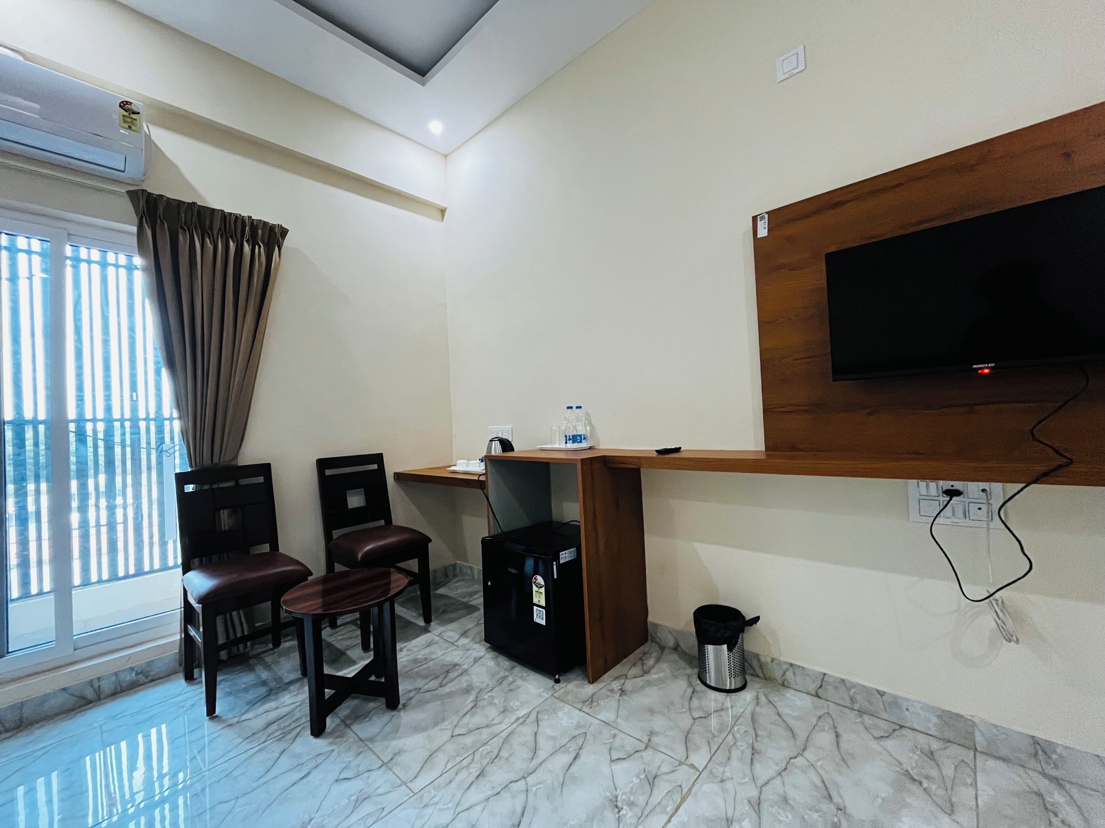 Superior Triple Room, Balcony, Courtyard View | Interior