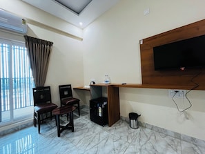 Superior Triple Room, Balcony, Courtyard View | Interior - EMPORIA COMFORTS  (Devanahalli)