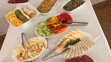 Daily buffet breakfast for a fee