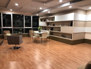 Room, 1 Bedroom, Accessible, Balcony | Dining - Room-supalai City Resort Changwattana (Pak Kret)