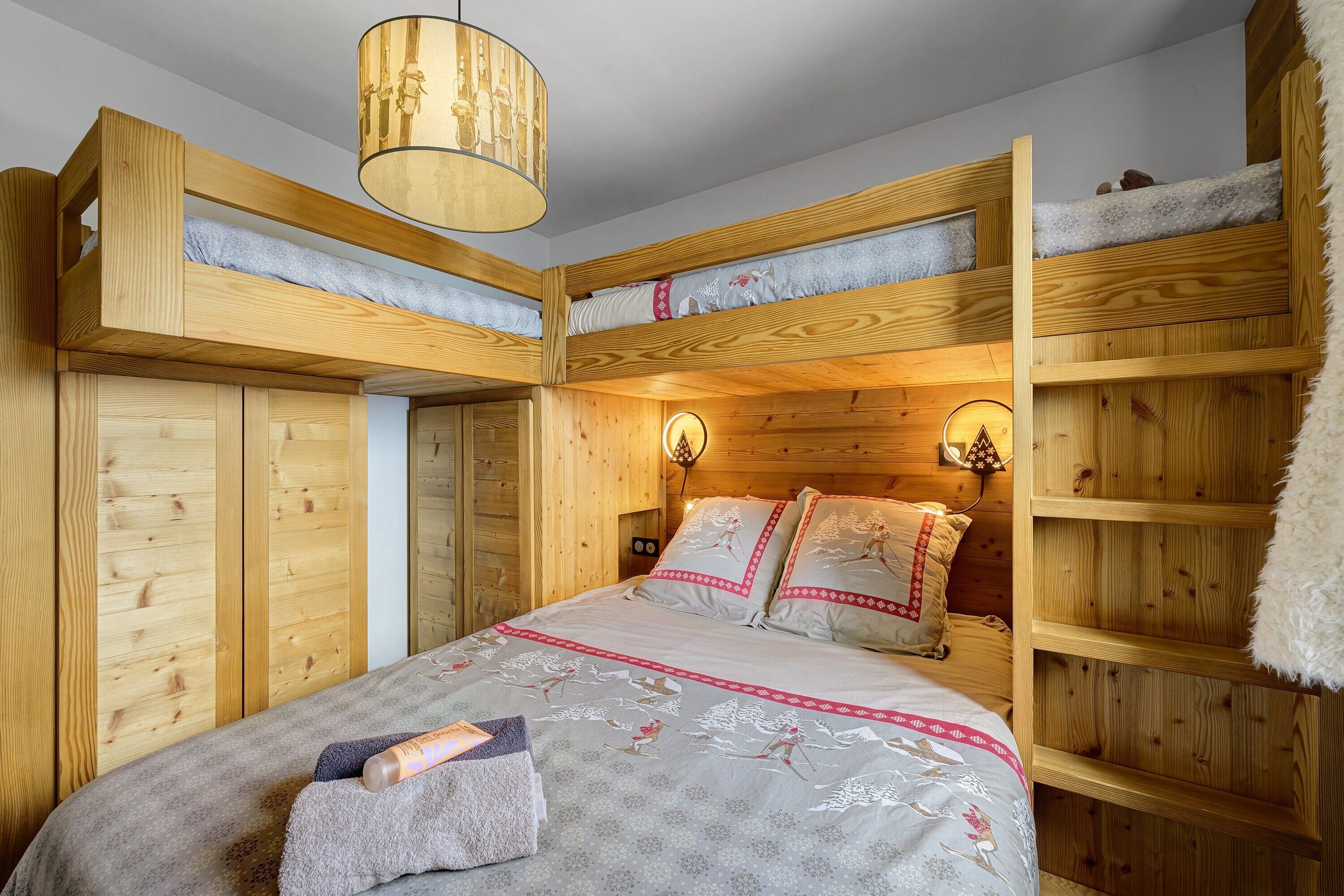 4 chambres, fer et planche à repasser, Wi-Fi, literie fournie