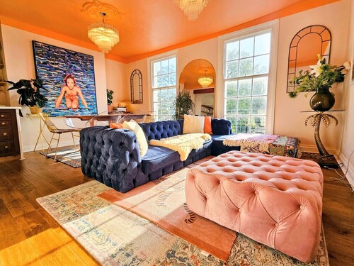 3 Bedroom Home on the Beautiful Trinity Square