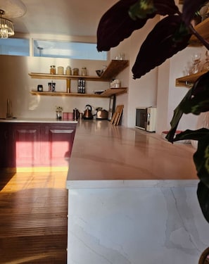 Fridge, microwave, oven, stovetop - 3 Bedroom Home on the Beautiful Trinity Square (Kent)