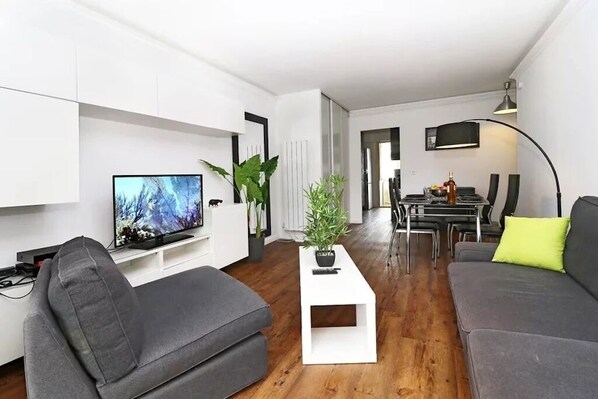 Living area - Cosy apartment Terrasses d'Eden (Mandelieu-la-Napoule)