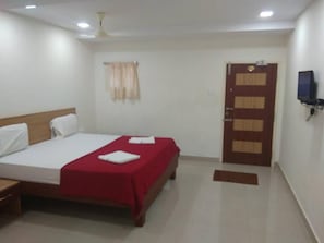 Standard Double Room | Iron/ironing board, free WiFi