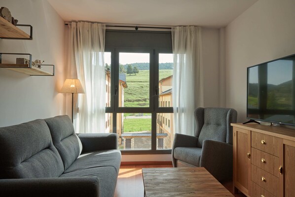 Living area - Vrbo Property (La Molina)