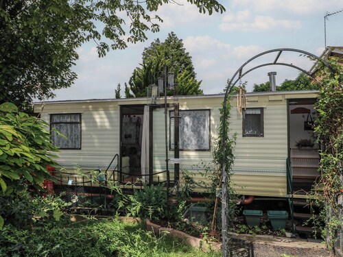 10 Cater Gardens