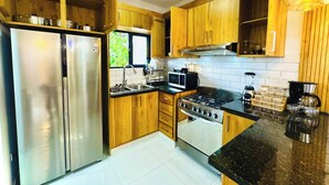 Apartemen, 3 kamar tidur, balkon | Interior