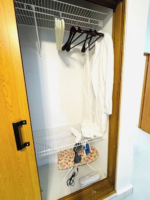Apartment, 3 Bedrooms, Balcony | Interior - 4tv Netflix Wifi hot Water air Conditioning (La Vega)