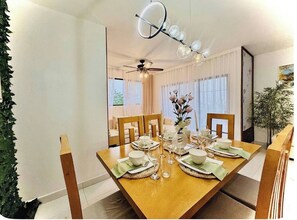 Apartamento, 3 quartos, sacada | Sala de jantar