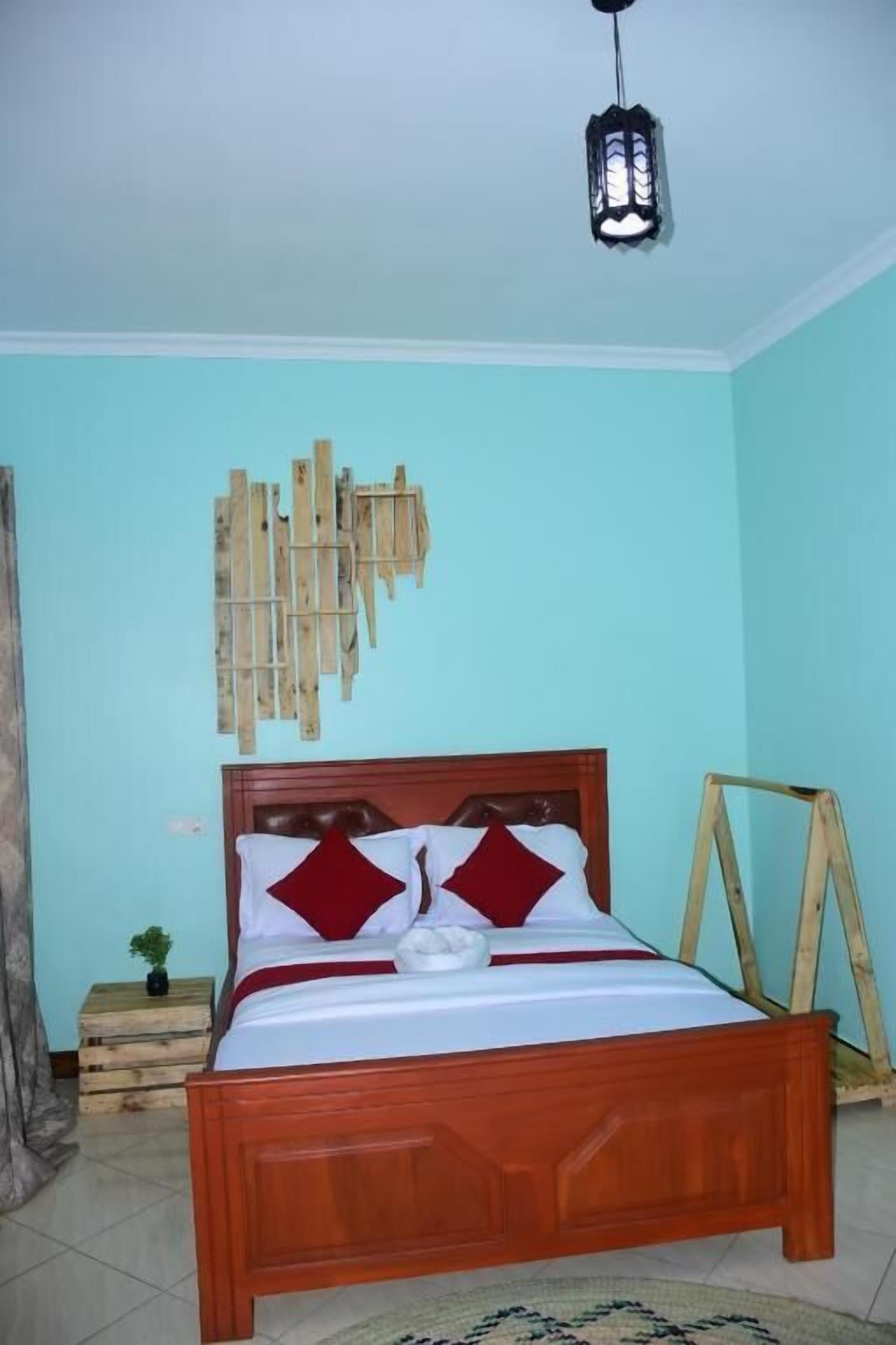 In-room safe, soundproofing, iron/ironing board, free WiFi