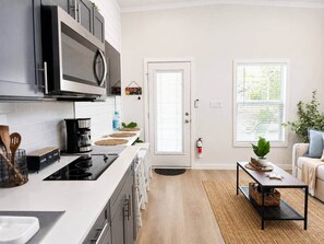 Coffee/tea maker, fridge, microwave, stovetop - CLUB BALLENA #18 - CASA CORAL (La Parguera)