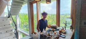 Dining - Edgefield Escapes : Junior Suite with Garden View (Polgasowita)
