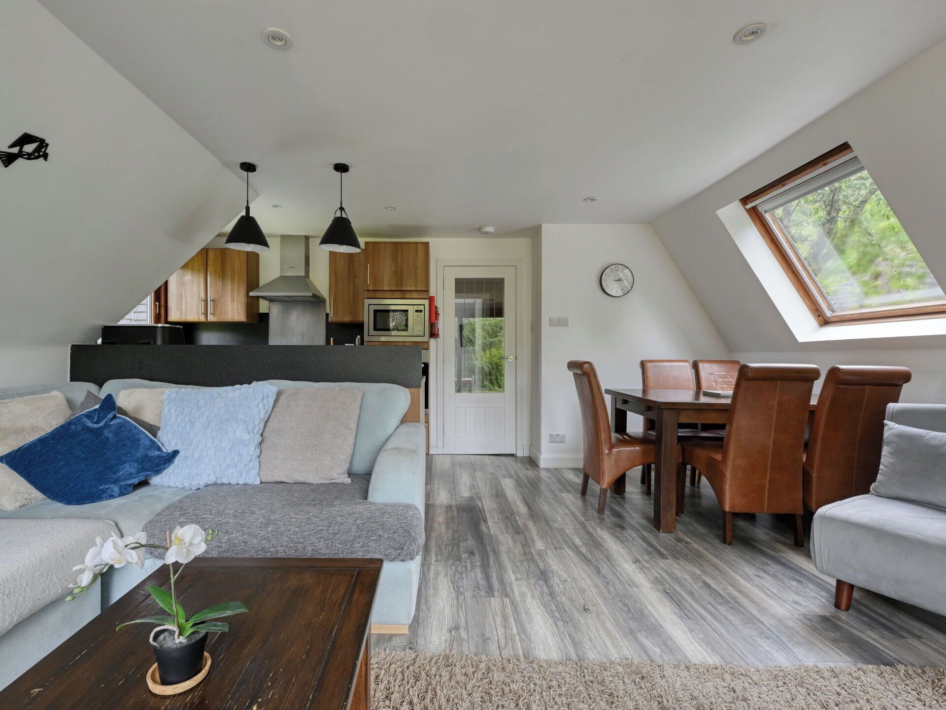Bois, Meubles, Sol, Design Intérieur, Domicile, Plafond, Sol, Pièce, Canapé, Salon