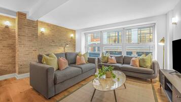 Appartement, 1 très grand lit et 1 canapé-lit, cuisine, vue ville (Bateman St 14, 1) | Coin séjour