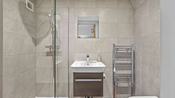 Appartement, 1 très grand lit et 1 canapé-lit, patio, vue ville (Bateman St 14, 2) | Salle de bain