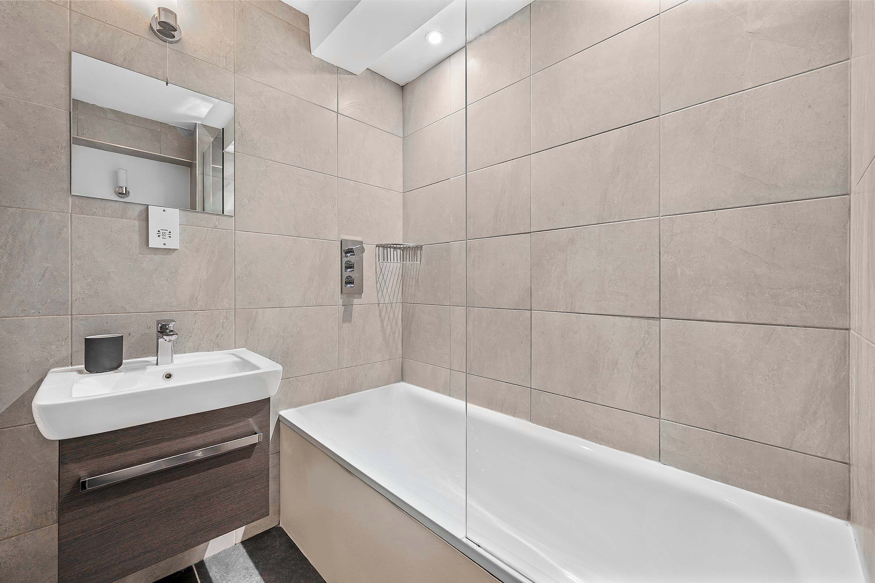 Apartment, 1 Double Bed with Sofa bed, Kitchen, City View (Bateman St 14, 3) | Bathroom