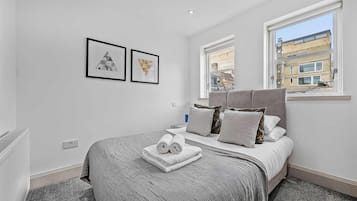 Apartment, 1 Double Bed with Sofa bed, Kitchen, City View (Bateman St 14, 3) | 1 bedroom