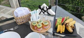 Outdoor dining - Edgefield Escapes : Single Room with Private Bathroom (Polgasowita)