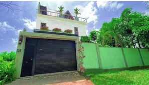 Exterior - Edgefield Escapes : Single Room with Private Bathroom (Polgasowita)