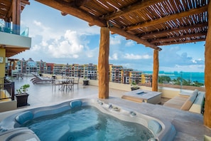 Habitación doble Deluxe, vista al océano | Terraza o patio