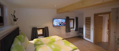 Comfort-Apartment, 4 Schlafzimmer, Küche | Kostenlose Babybetten, kostenloses WLAN, Bettwäsche