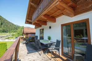 Comfort Apartment, 4 Bedrooms, Kitchen | Balcony view - Appartement Neumayer (Viehhofen)