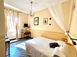 Classic Double Room | Hypo-allergenic bedding, minibar, free WiFi - b&b Artemisia (Albenga)