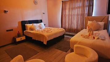 Desk, laptop workspace, iron/ironing board, free WiFi