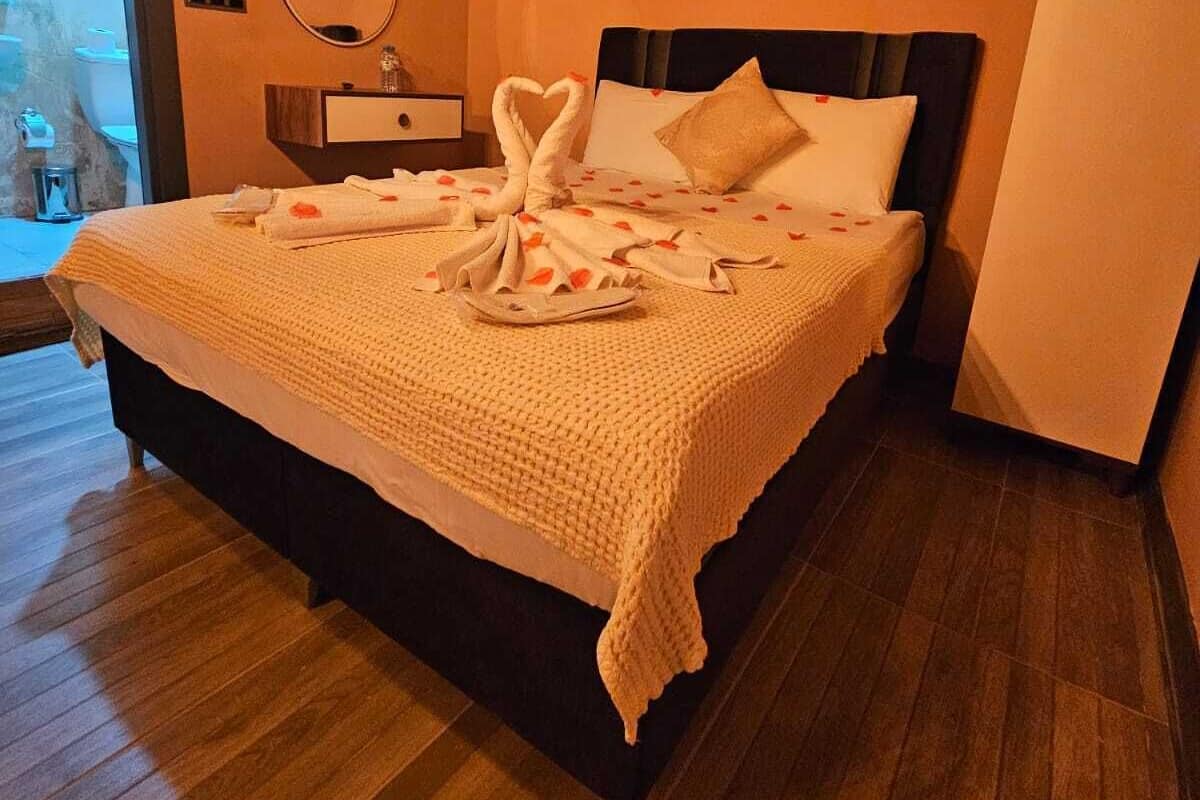 Chambre quadruple familiale, vue sur la montagne | Bureau, espace de travail pour ordinateurs portables