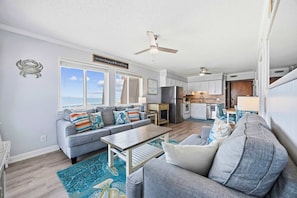 TV - Breathtaking Oceanfront Views! Shore Drive Escape (Myrtle Beach)