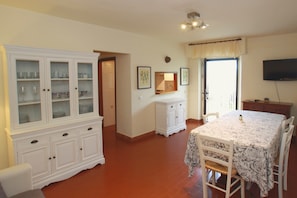 Dining - Three-room countryside apartment (Orbetello)