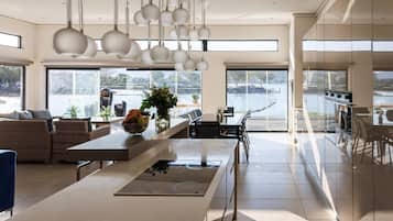 Casa, 4 habitaciones, alberca privada | Comedor