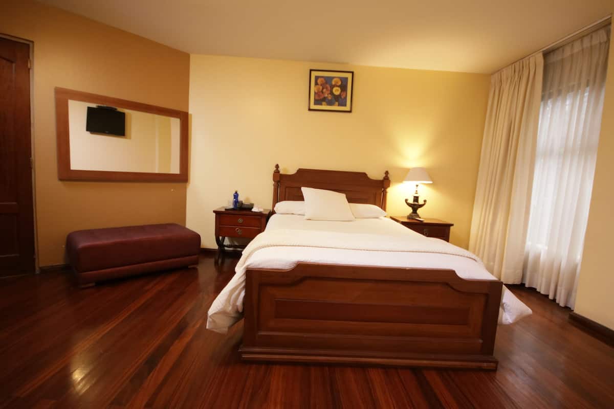 Exclusive Room, Mobility Accessible | Down comforters, WiFi (free), bed sheets