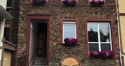 Reinhilde Vacation Rentals - Schlossberg Apartment