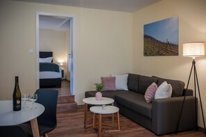 Living area - Vrbo Property (Traben-Trarbach)
