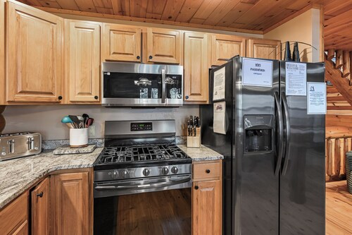 Lakeside Lodge-Sleeps 14 I Firepit | Kayak | Bikes