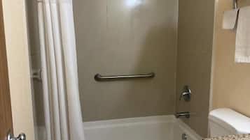 Standard Double Room | Bathroom