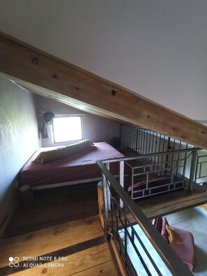 Room - Vrbo Property (Châteaufort)