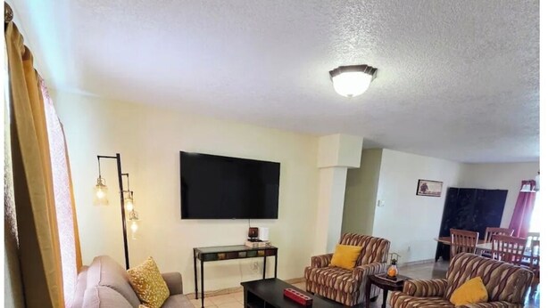 Living area - A place to relax (LaBelle)